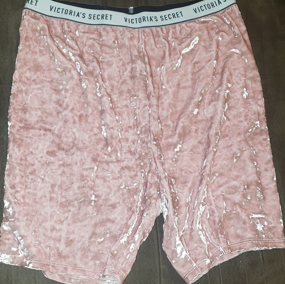 BRAND NEW VICTORIA SECRET PAJAMA SET